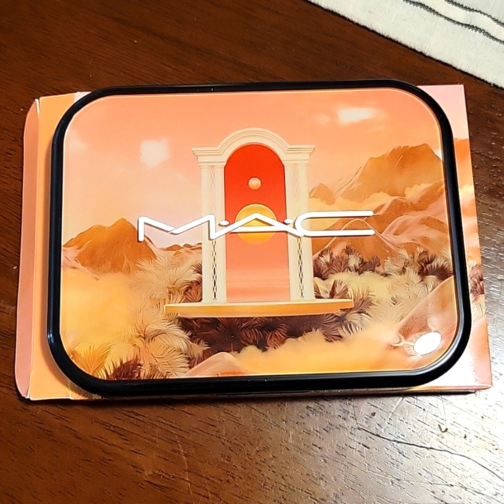 MAC Connect in Color